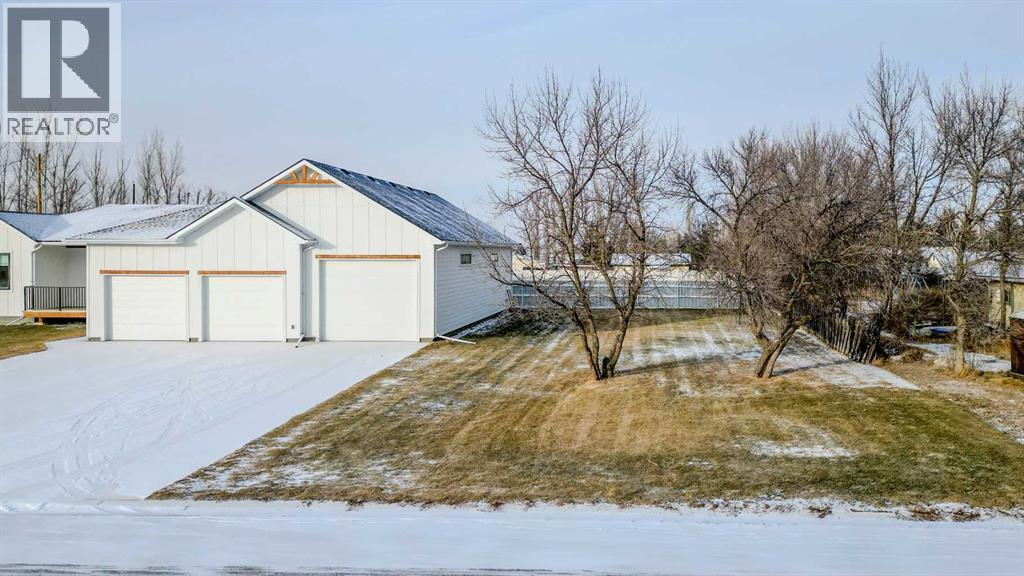 246 4A Street, Stirling, AB - Outdoor