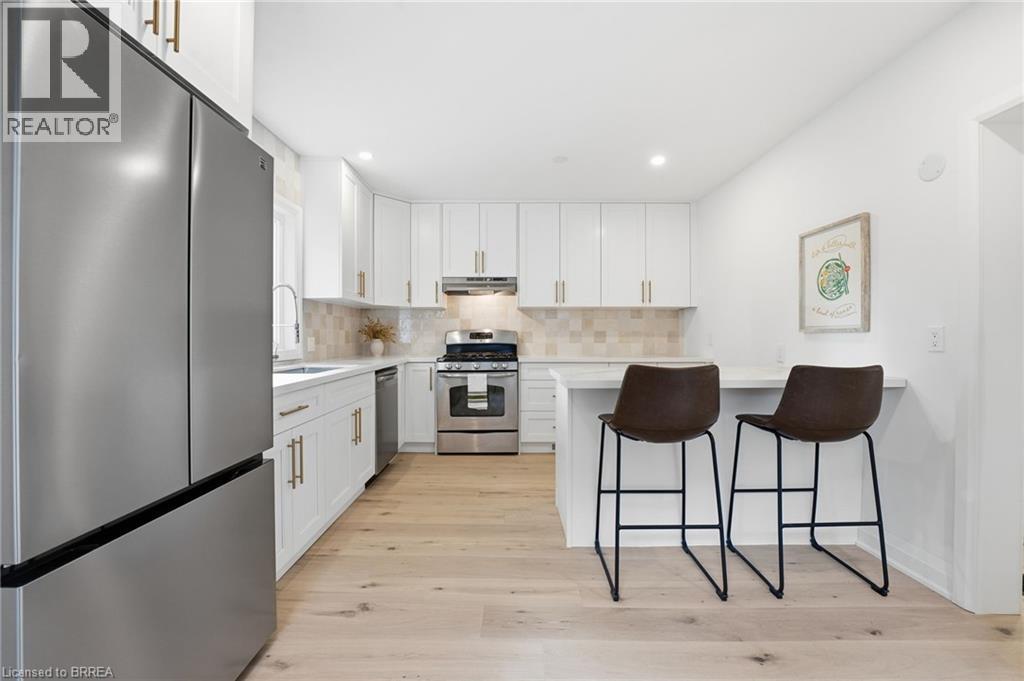 55 Jones Street, Hamilton, ON - Indoor Photo Showing Kitchen