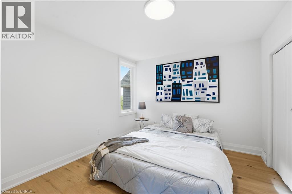 55 Jones Street, Hamilton, ON - Indoor Photo Showing Bedroom
