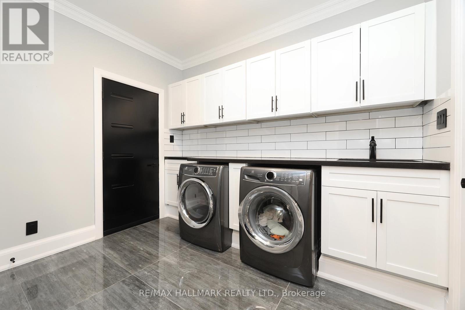 88 Colonel Danforth Trail, Toronto, ON - Indoor Photo Showing Laundry Room