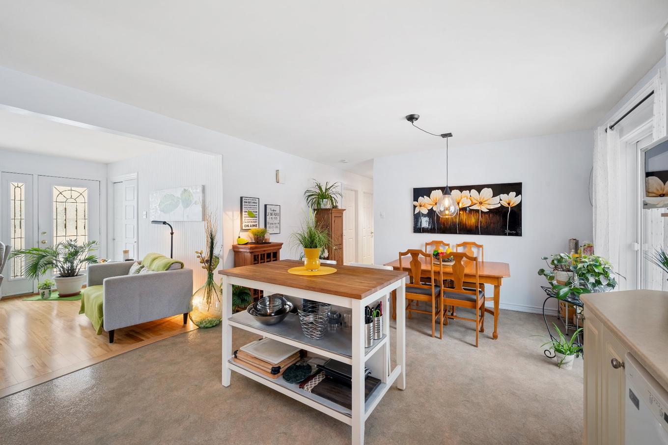 Vue d'ensemble - 3160 Rue Bernard, Saint-Hyacinthe, QC - Indoor Photo Showing Other Room