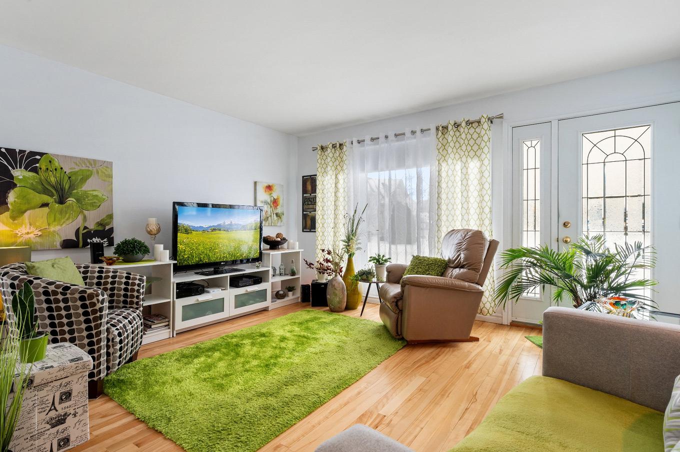 Salon - 3160 Rue Bernard, Saint-Hyacinthe, QC - Indoor Photo Showing Living Room