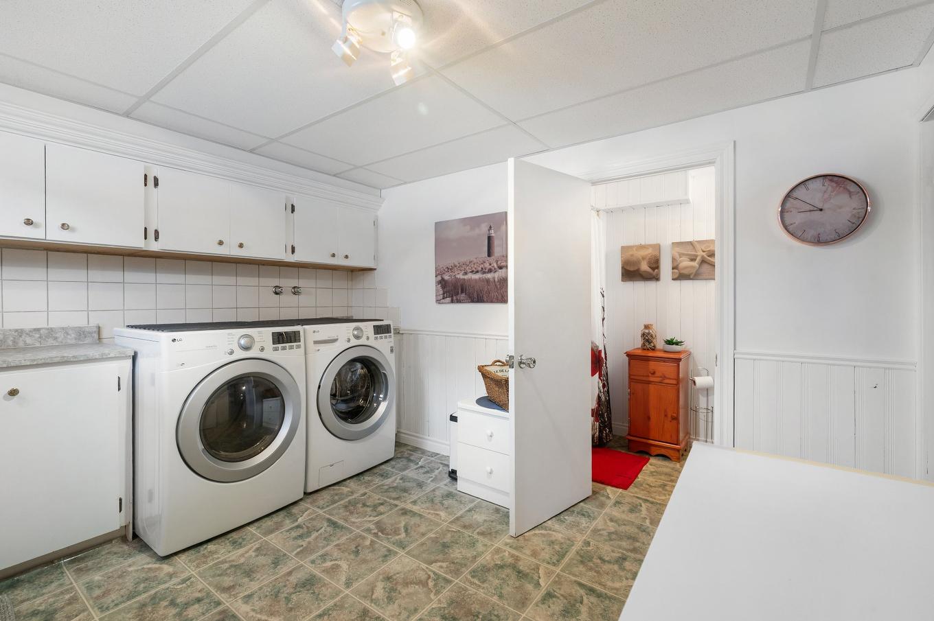 Salle de lavage - 3160 Rue Bernard, Saint-Hyacinthe, QC - Indoor Photo Showing Laundry Room