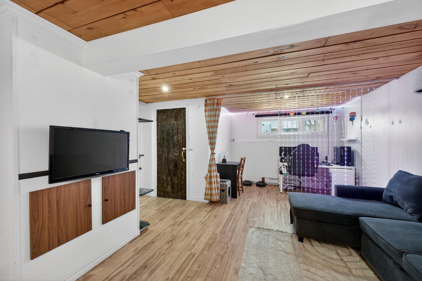 Salle familiale - 118 Rue Guy, Vaudreuil-Dorion, QC - Indoor