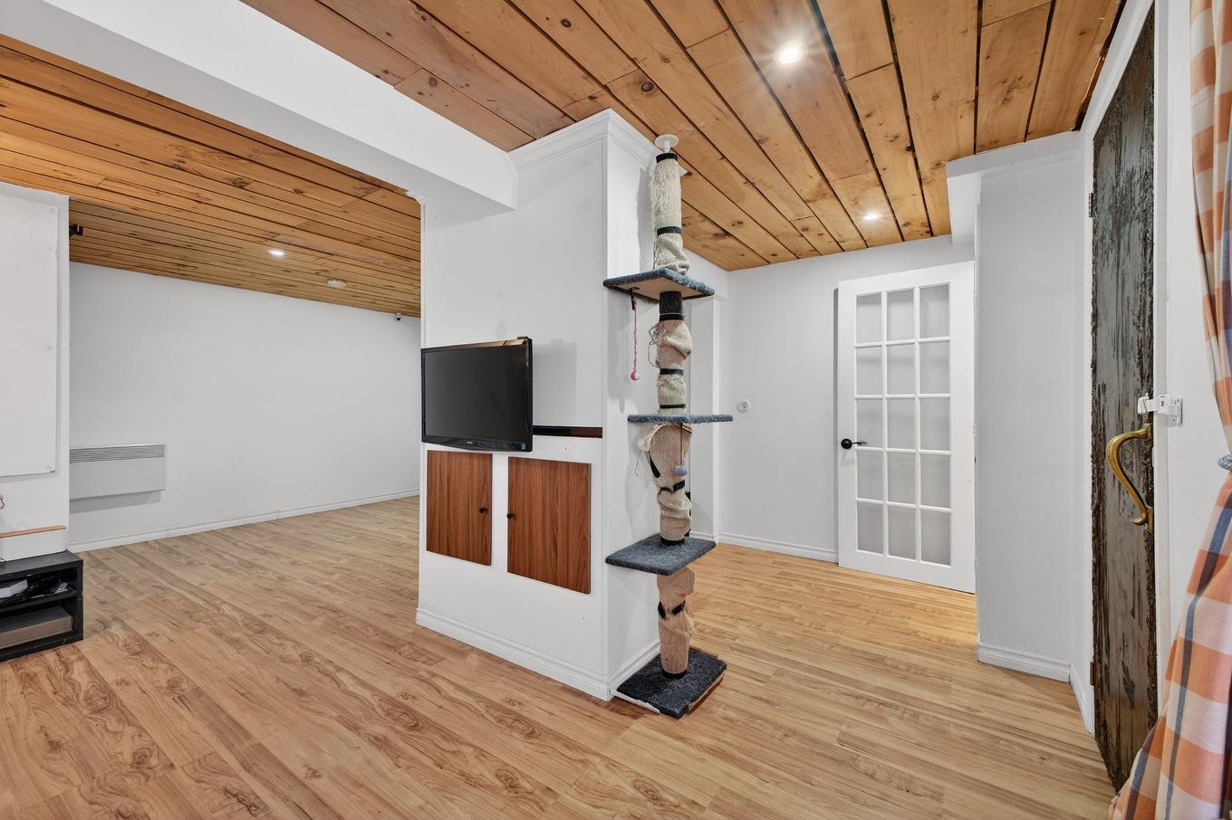 Salle familiale - 118 Rue Guy, Vaudreuil-Dorion, QC - Indoor Photo Showing Other Room