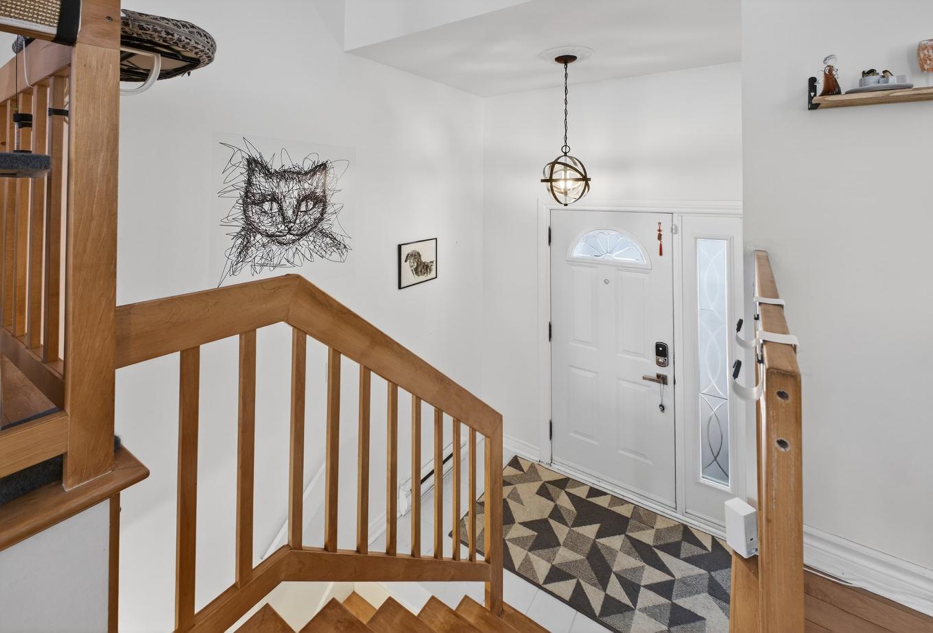 Hall d'entrée/Vestibule - 118 Rue Guy, Vaudreuil-Dorion, QC - Indoor Photo Showing Other Room