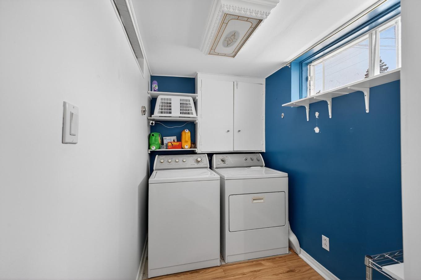 Salle de lavage - 118 Rue Guy, Vaudreuil-Dorion, QC - Indoor Photo Showing Laundry Room