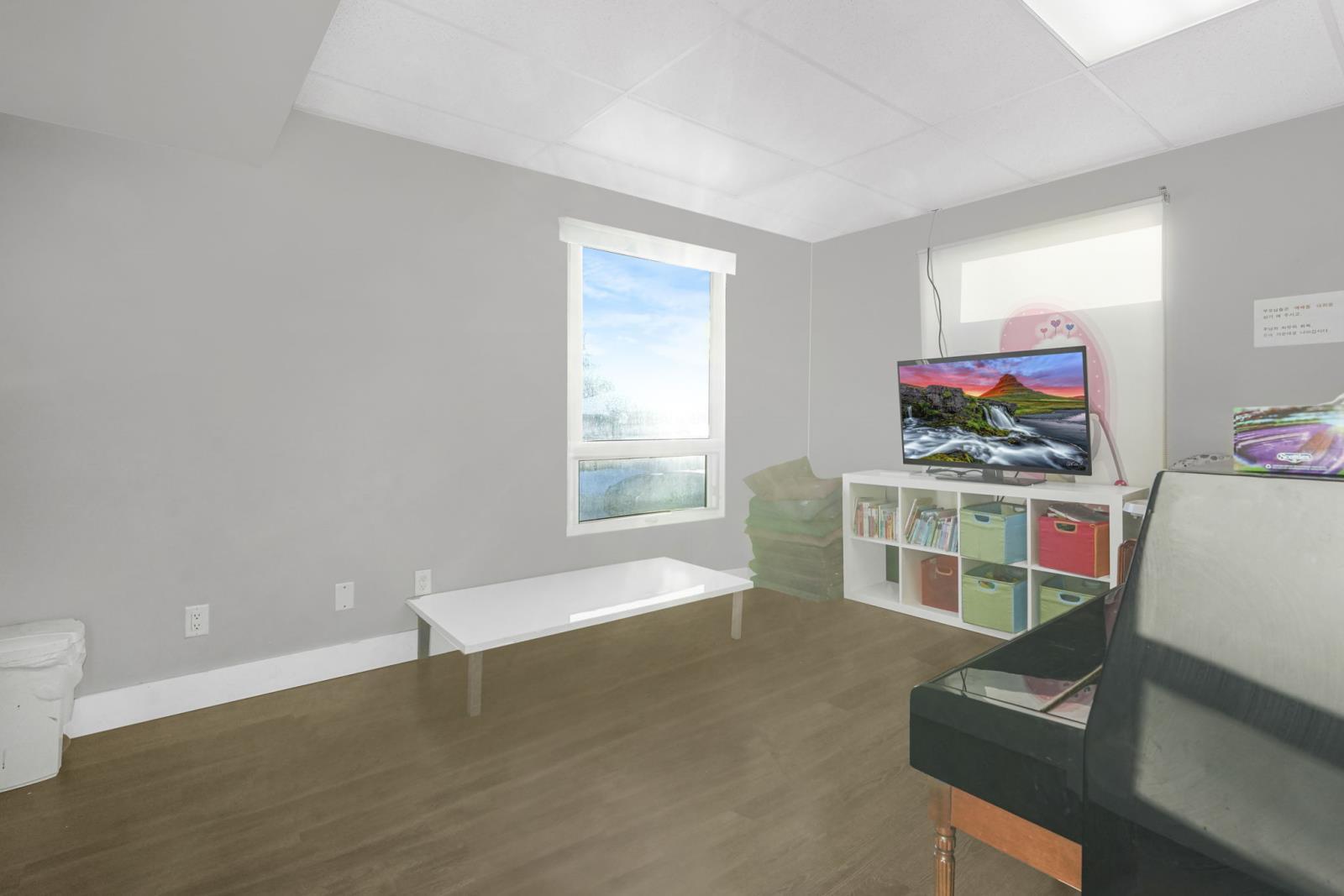 8711 82 Avenue Nw, Edmonton, AB