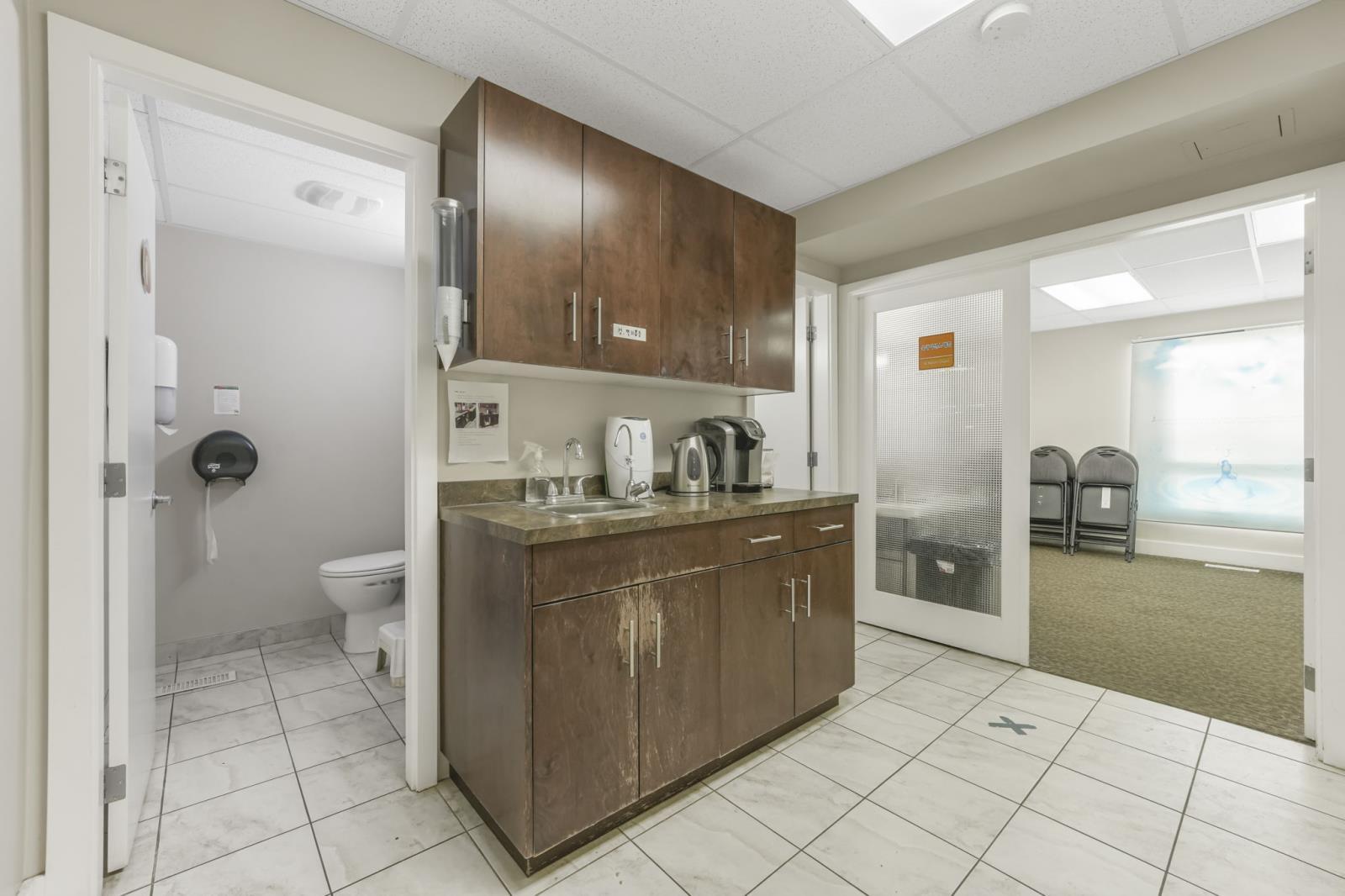 8711 82 Avenue Nw, Edmonton, AB