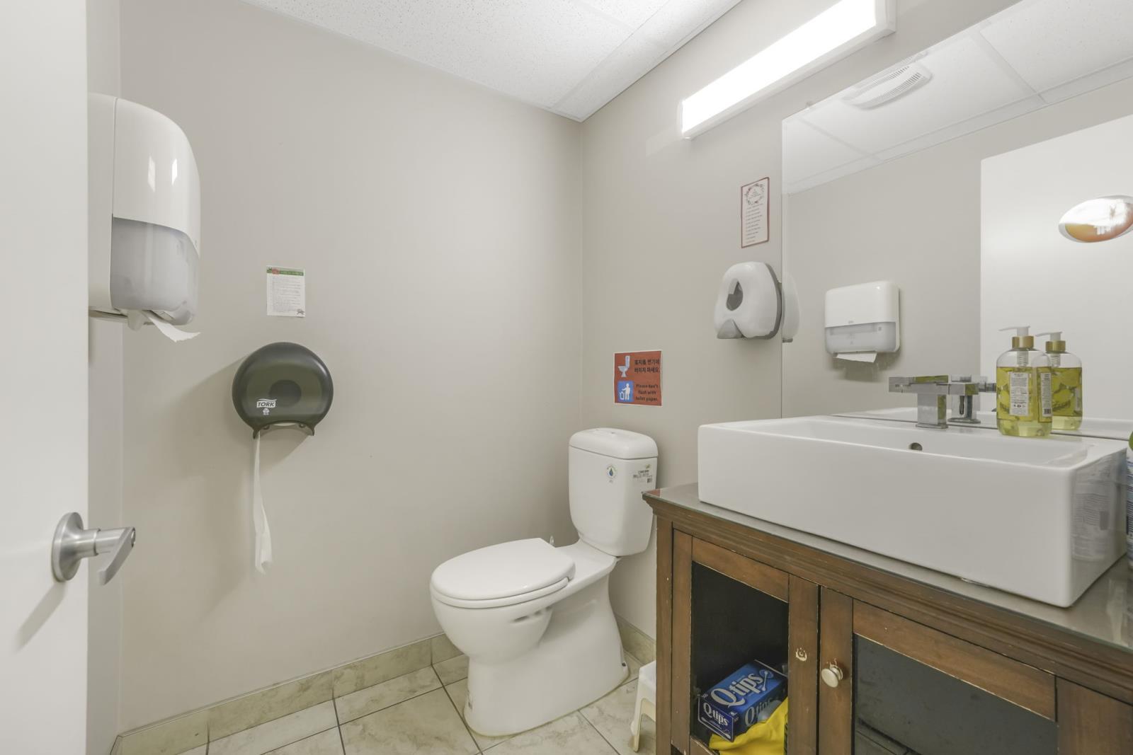 8711 82 Avenue Nw, Edmonton, AB