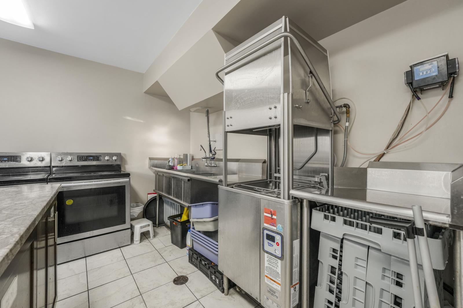 8711 82 Avenue Nw, Edmonton, AB