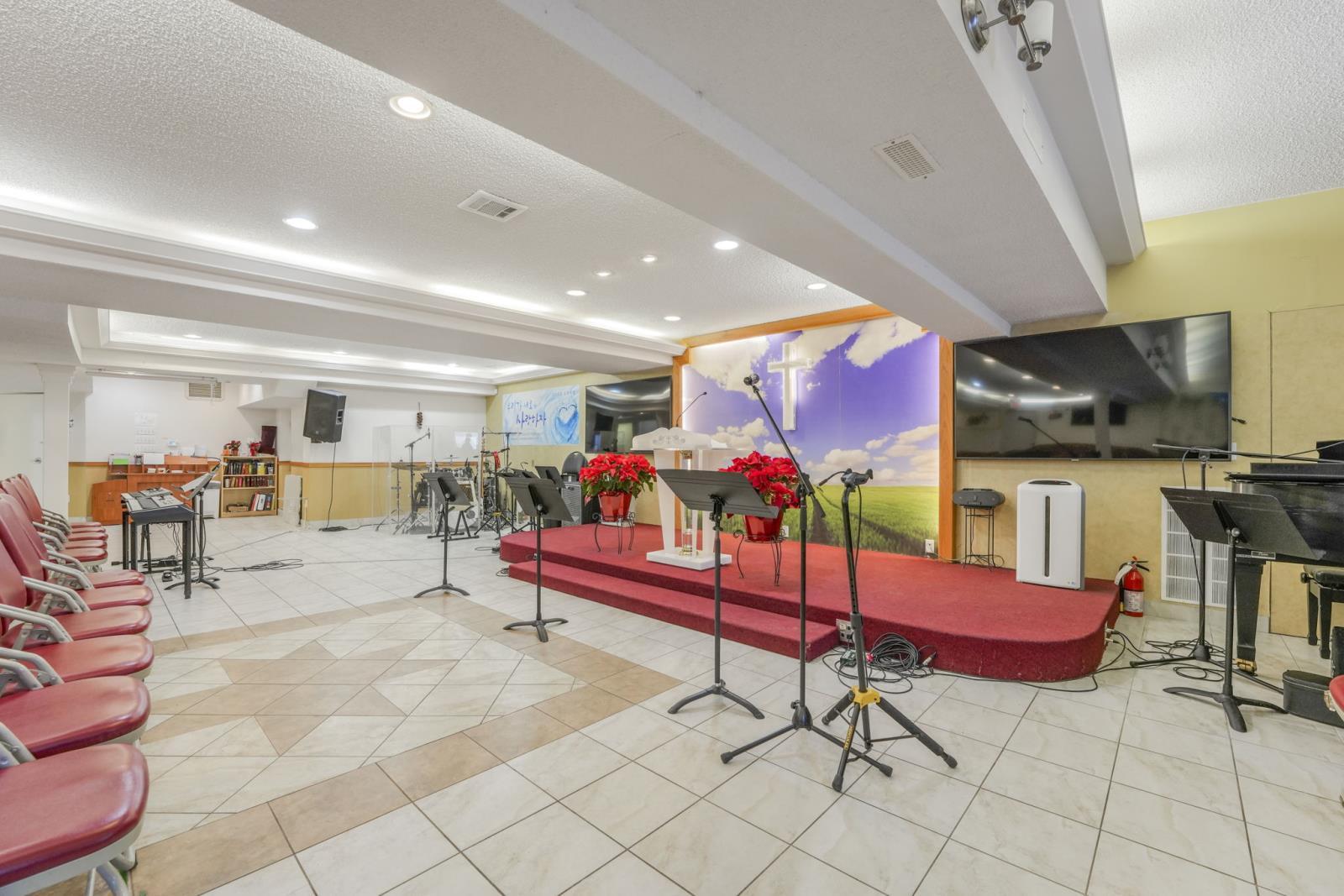 8711 82 Avenue Nw, Edmonton, AB