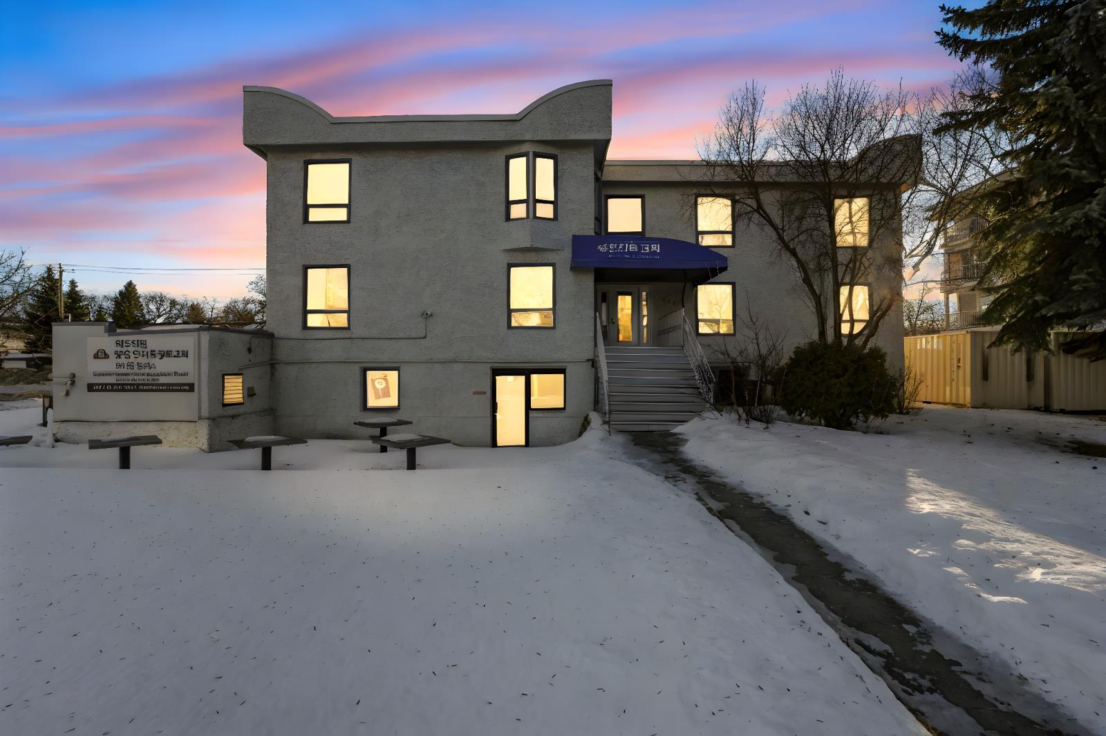 8711 82 Avenue Nw, Edmonton, AB