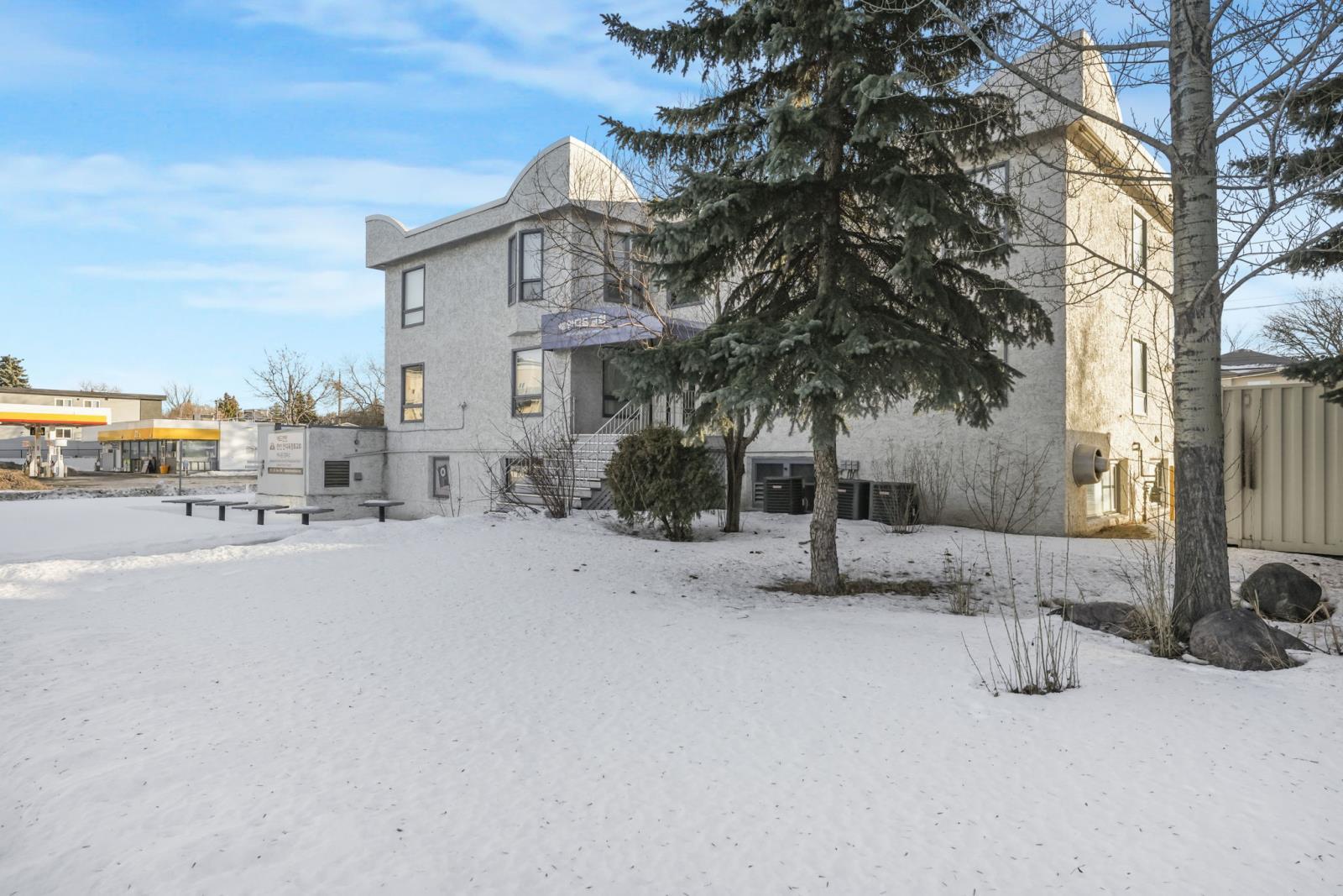 8711 82 Avenue Nw, Edmonton, AB