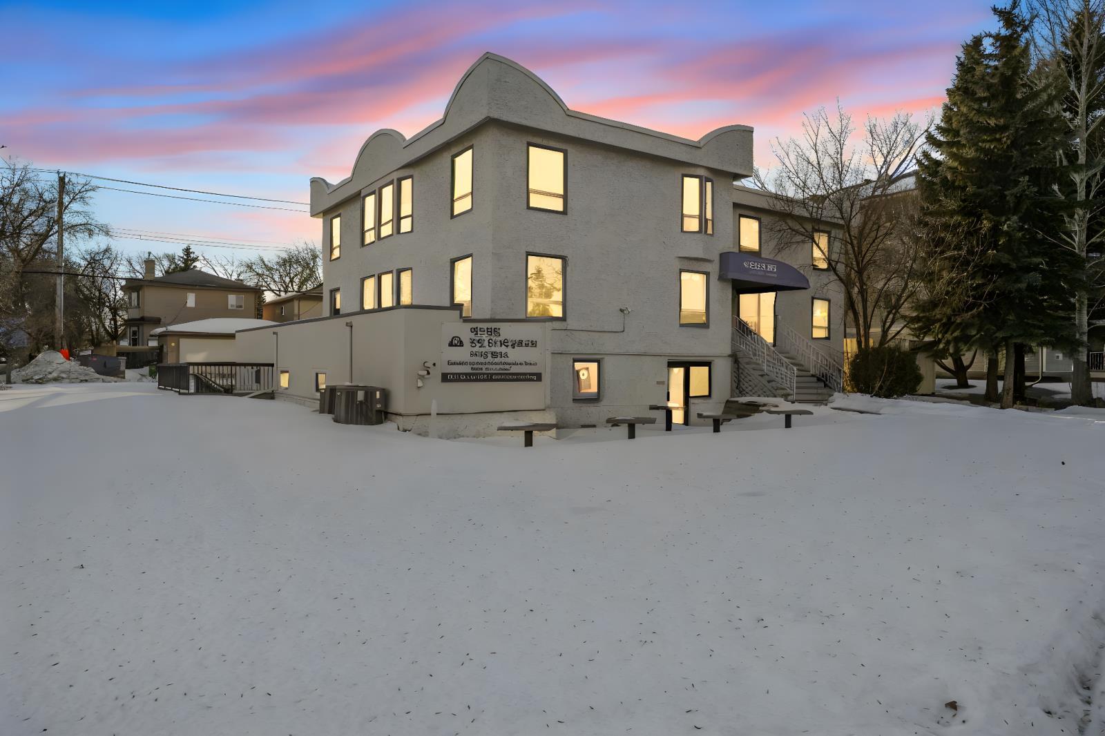 8711 82 Avenue Nw, Edmonton, AB