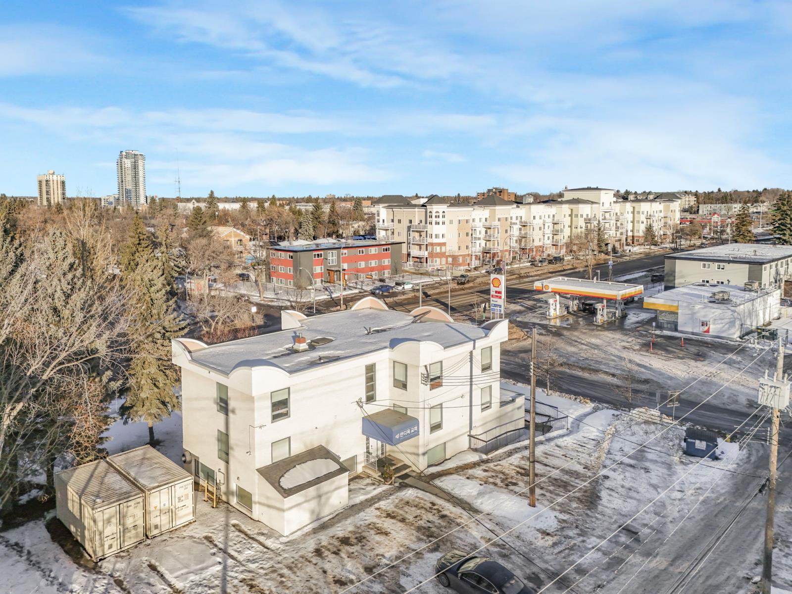 8711 82 Avenue Nw, Edmonton, AB