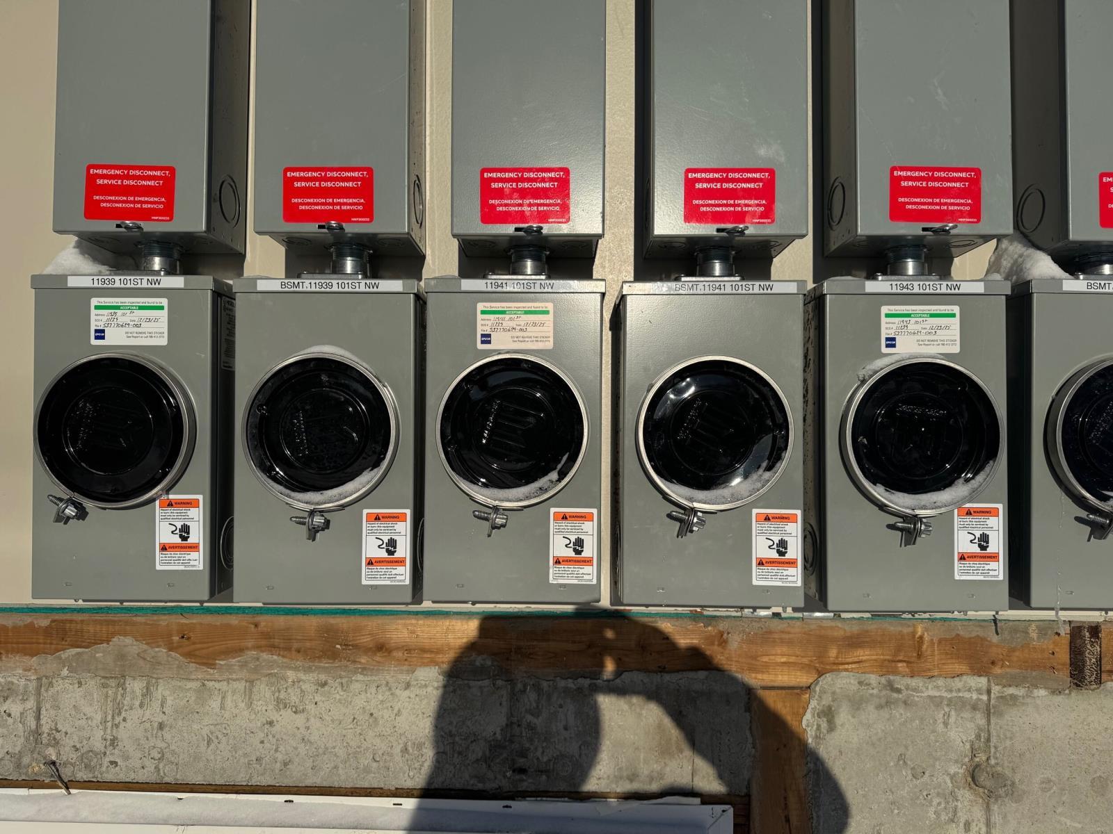 11939 101 Street, Edmonton, AB - Indoor Photo Showing Laundry Room