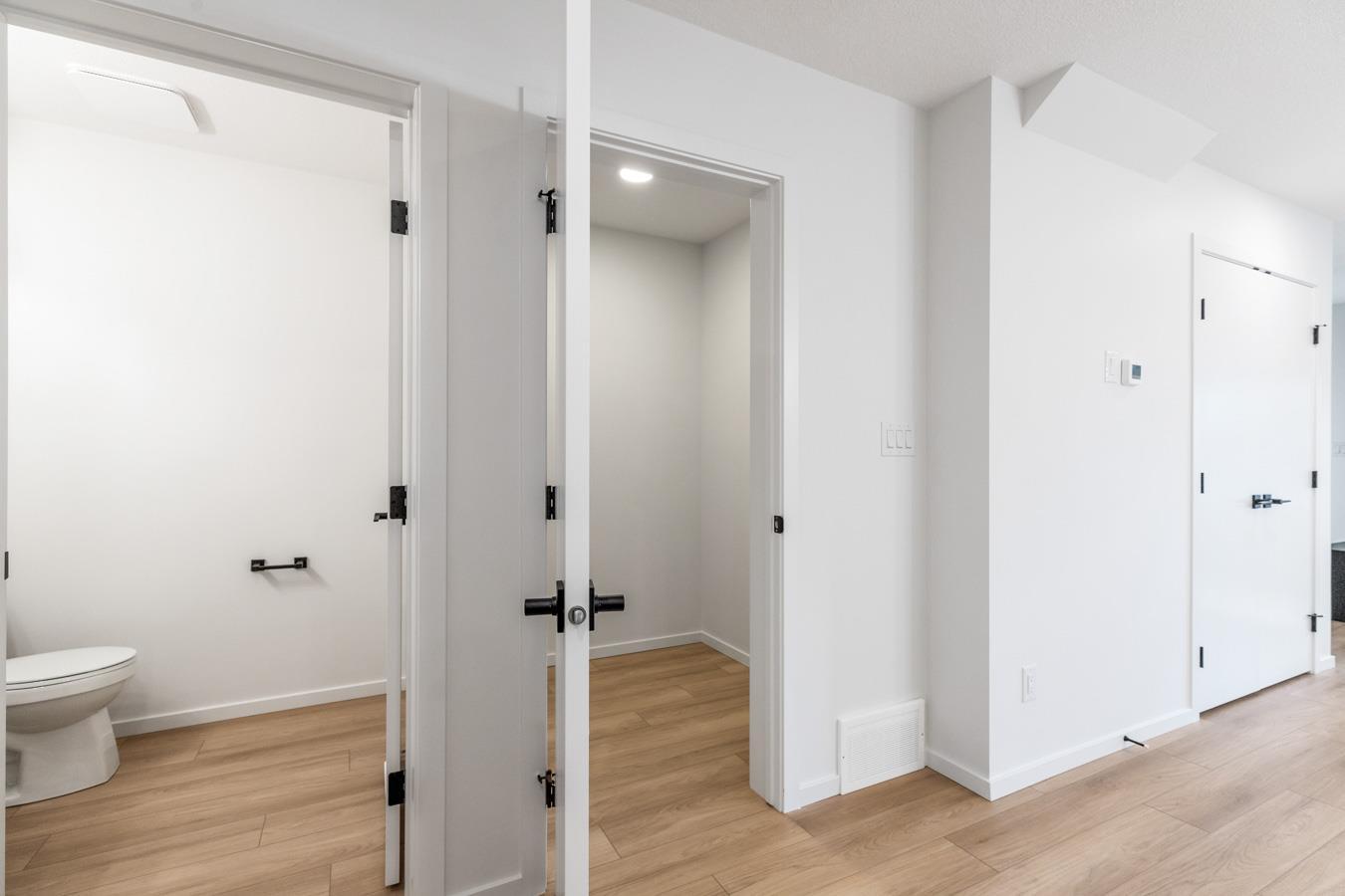 11939 101 Street, Edmonton, AB - Indoor