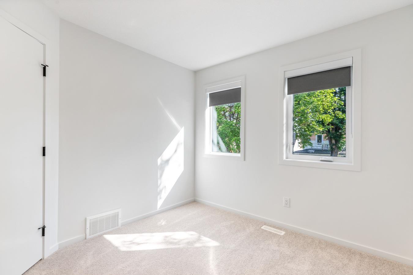 11939 101 Street, Edmonton, AB - Indoor Photo Showing Other Room