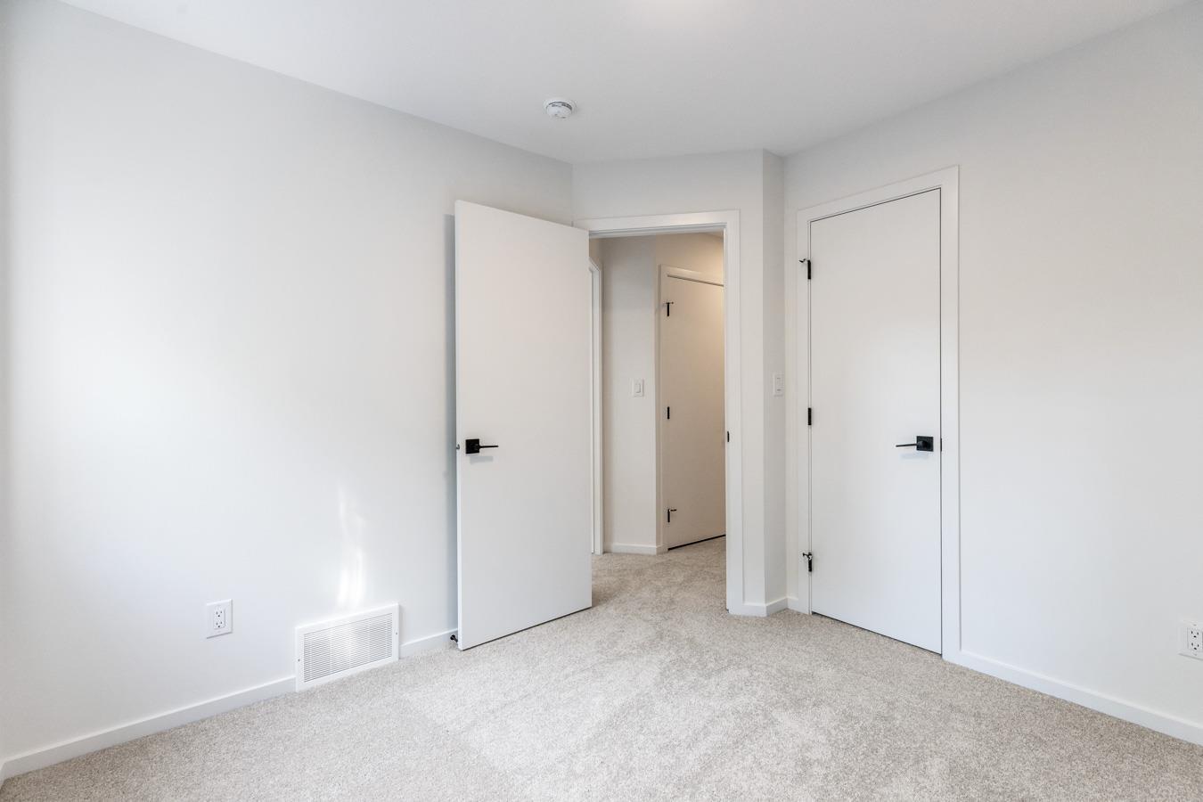 11939 101 Street, Edmonton, AB - Indoor Photo Showing Other Room