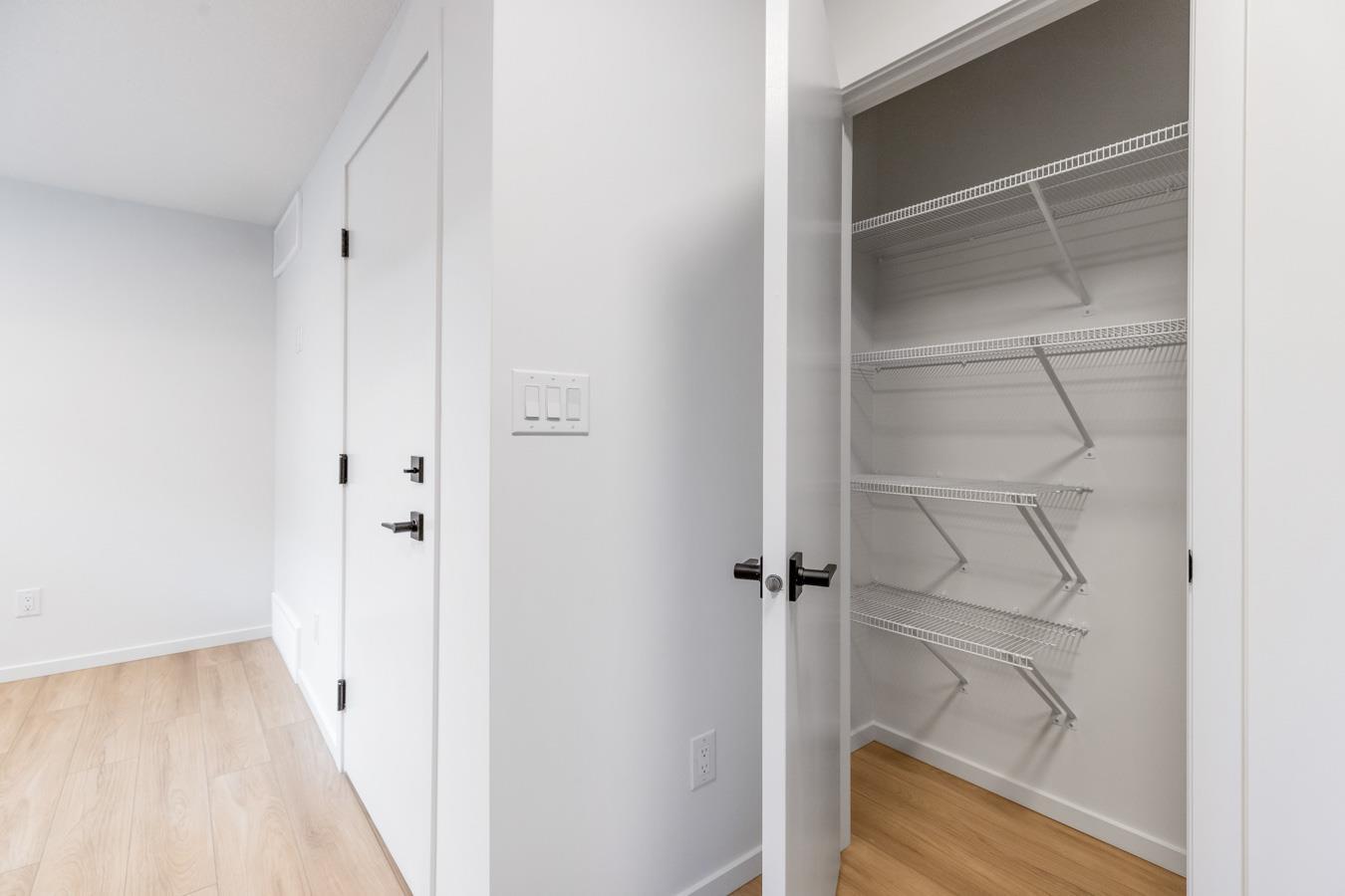 11939 101 Street, Edmonton, AB - Indoor Photo Showing Other Room