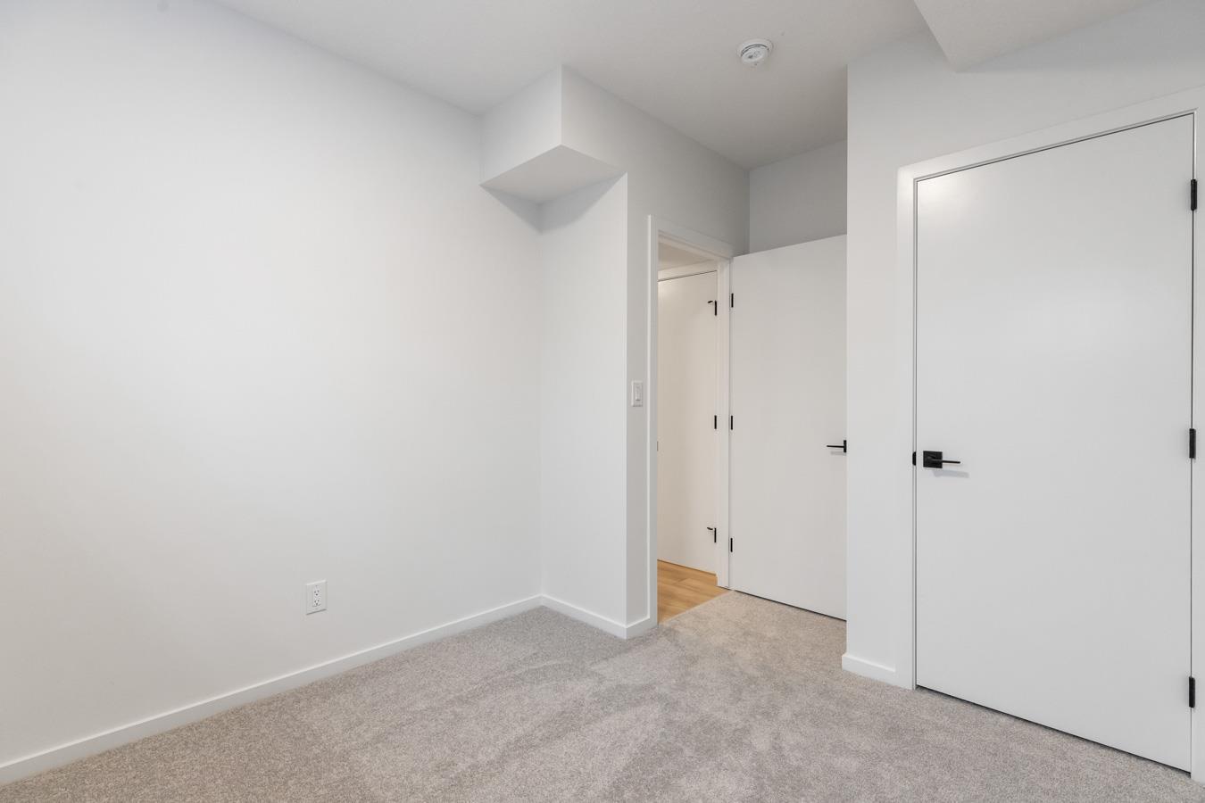 11939 101 Street, Edmonton, AB - Indoor Photo Showing Other Room