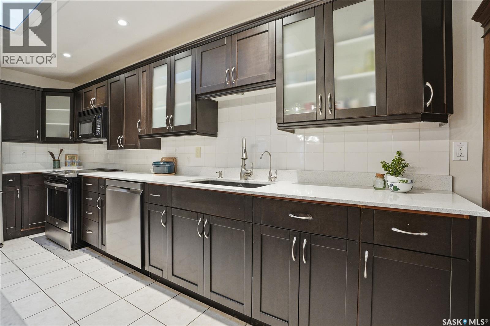 116 619 Heritage Lane, Saskatoon, SK - Indoor Photo Showing Kitchen