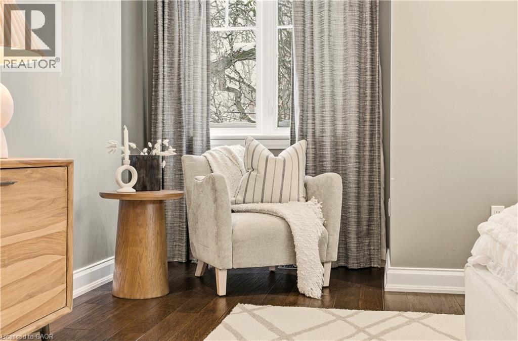 640 George Street, Burlington, ON - Indoor