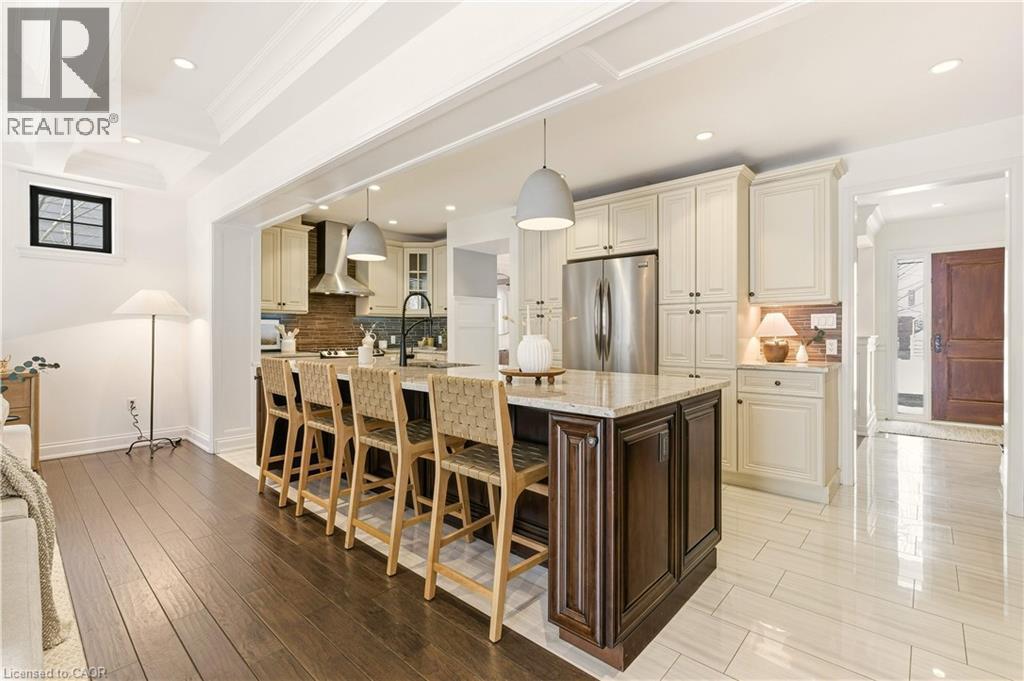 640 George Street, Burlington, ON - Indoor