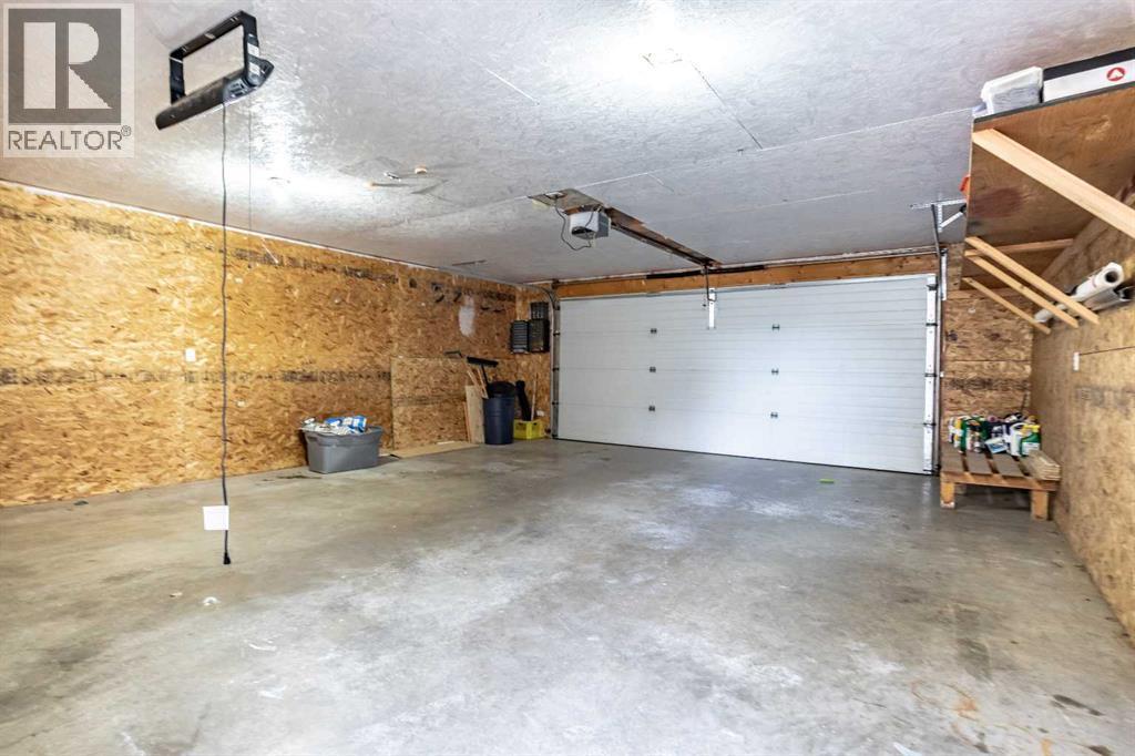263 Upland Avenue, Brooks, AB - Indoor Photo Showing Garage