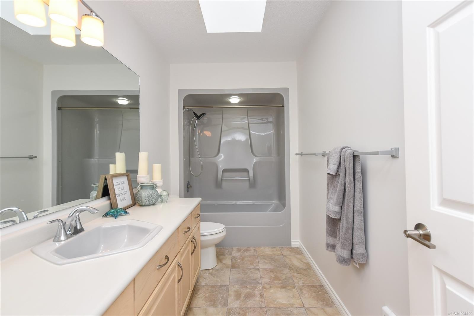 8868 Erickson Pl, Black Creek, BC