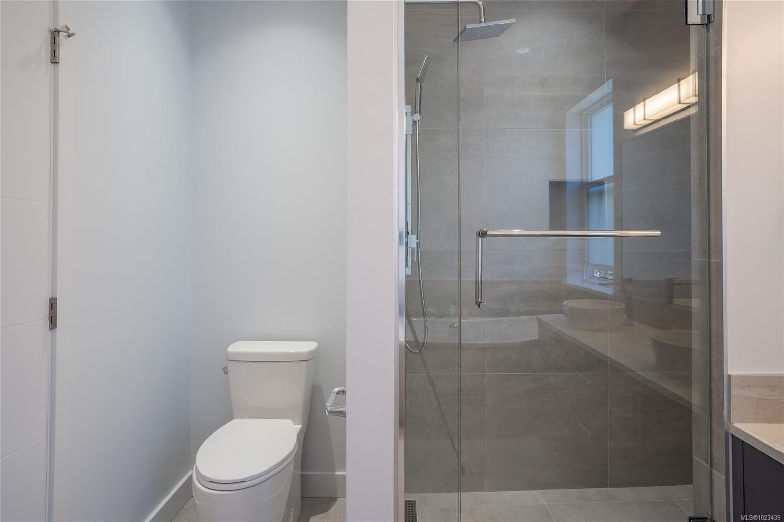 231 Heddle Ave, View Royal, BC