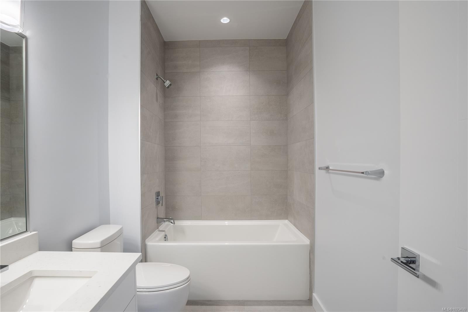 231 Heddle Ave, View Royal, BC