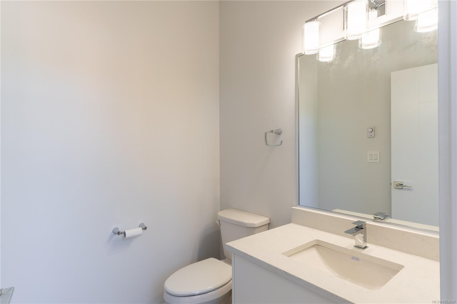 231 Heddle Ave, View Royal, BC