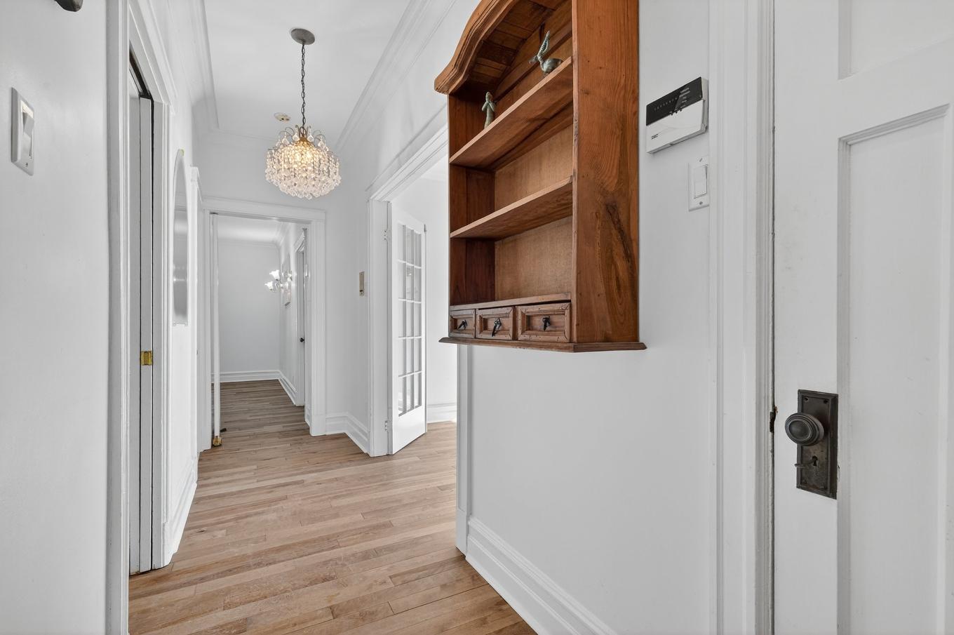 Hall d'entrée/Vestibule - 5-4131 Ch. De La Côte-Des-Neiges, Montréal (Ville-Marie), QC - Indoor Photo Showing Other Room