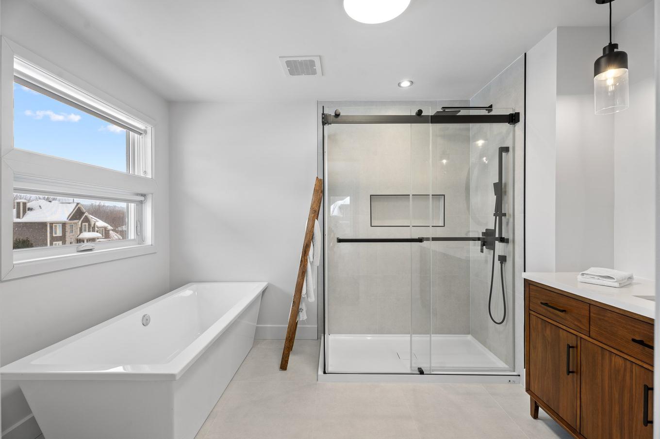 Salle de bains attenante à la CCP - 401 Rue Des Eaux-Vives, Saint-Jérôme, QC - Indoor Photo Showing Bathroom