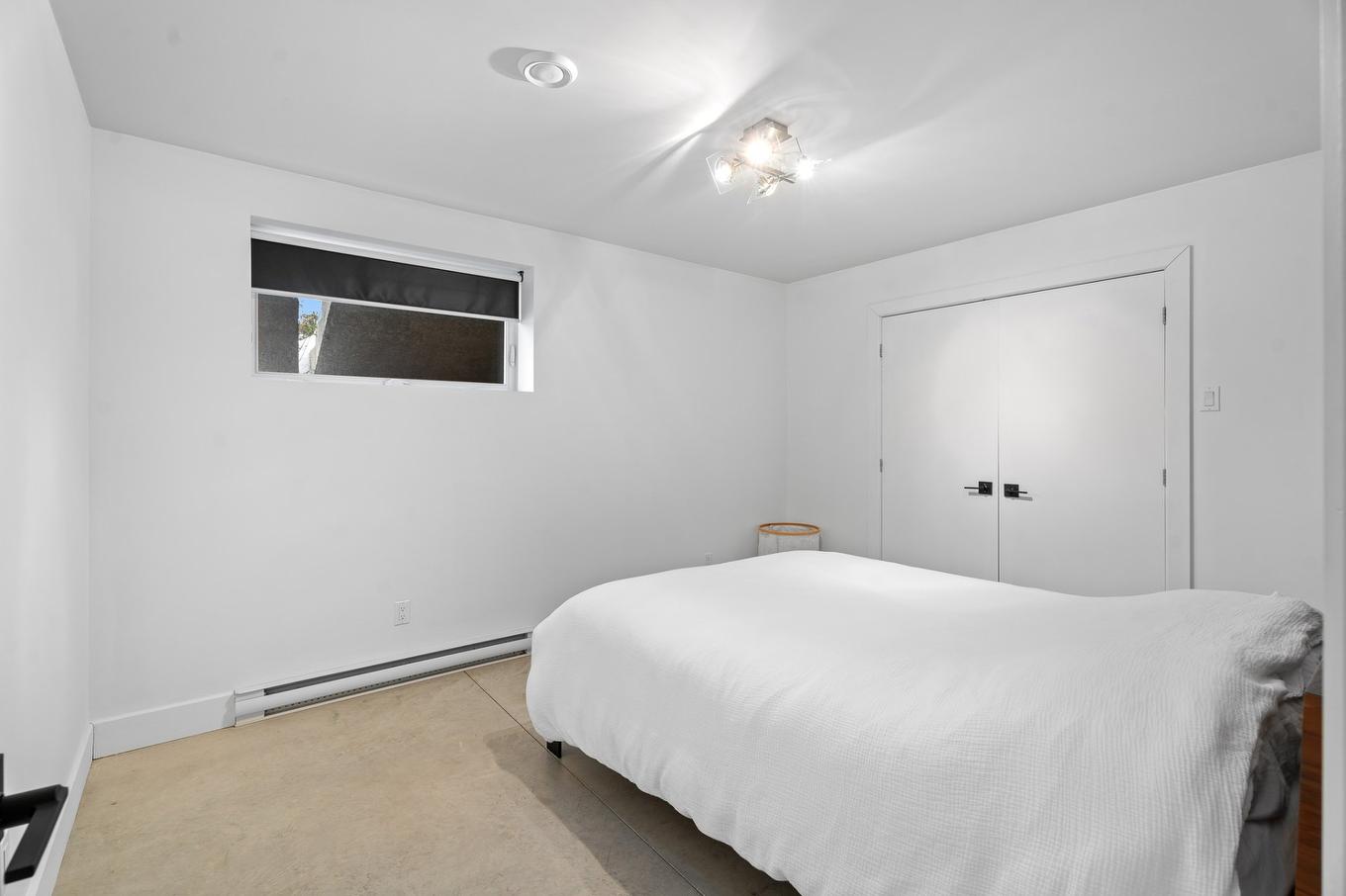 Chambre à coucher - 401 Rue Des Eaux-Vives, Saint-Jérôme, QC - Indoor Photo Showing Bedroom