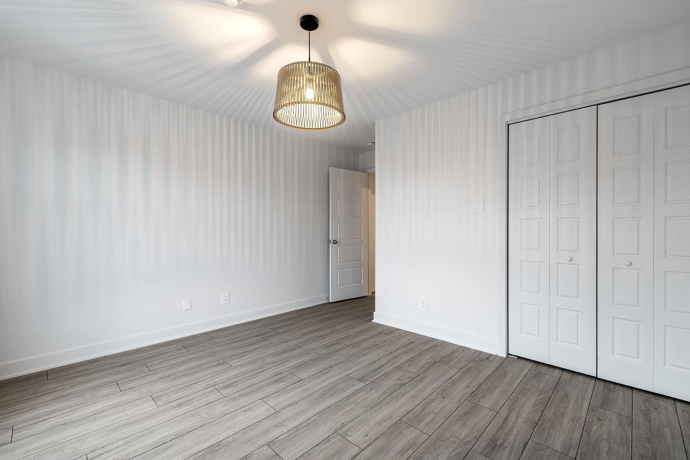 Chambre à coucher principale - 7-6100 Rue De Lusa, Brossard, QC - Indoor Photo Showing Other Room