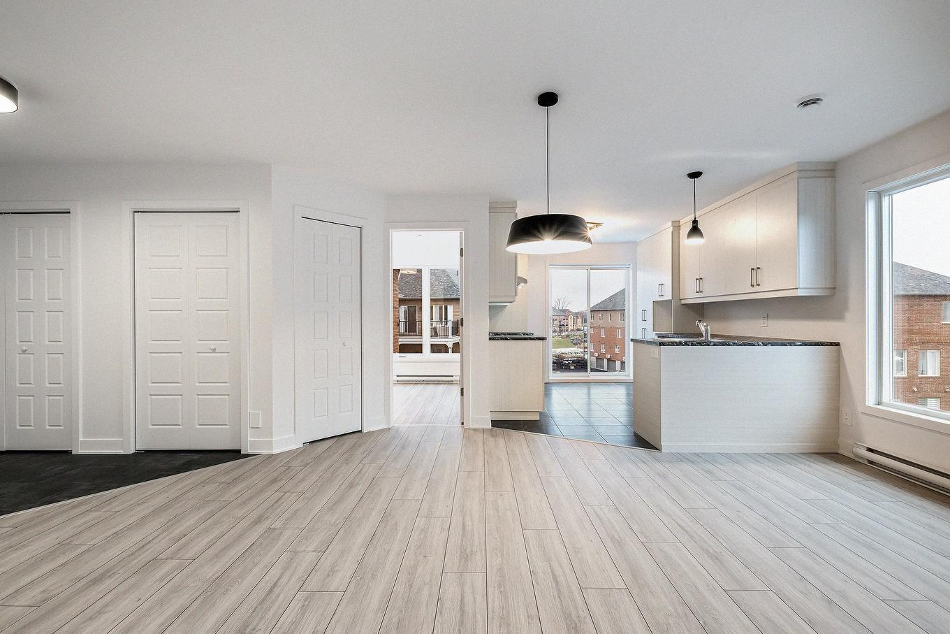 Vue d'ensemble - 7-6100 Rue De Lusa, Brossard, QC - Indoor Photo Showing Other Room