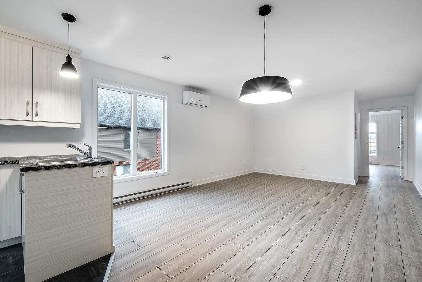 Salon - 7-6100 Rue De Lusa, Brossard, QC - Indoor Photo Showing Kitchen