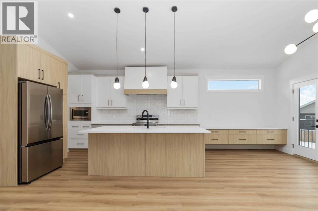 120 Beaconview Place, Fort Mcmurray, AB - Indoor Photo Showing Kitchen