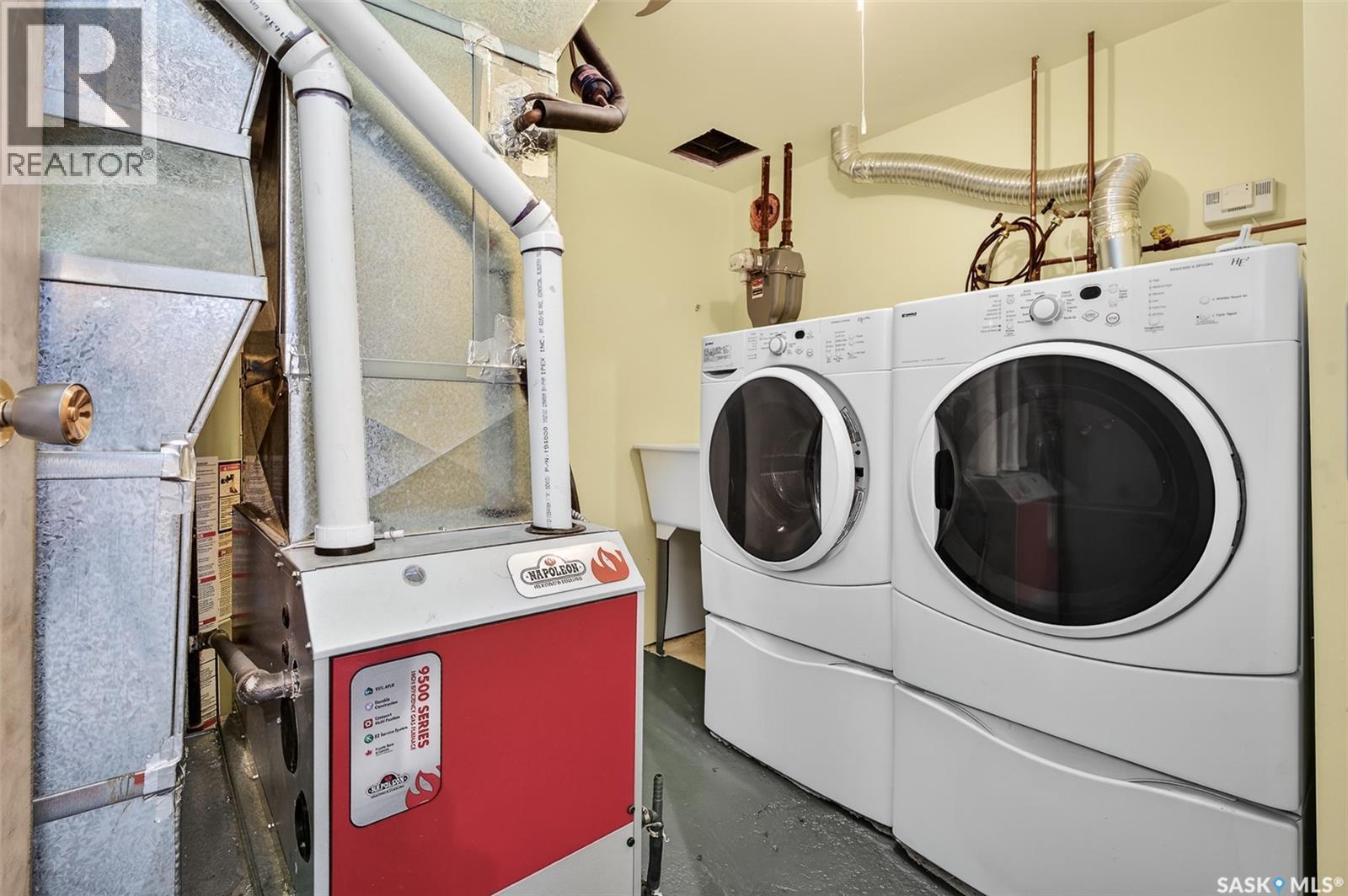 1156 Duffield Crescent, Moose Jaw, SK - Indoor Photo Showing Laundry Room
