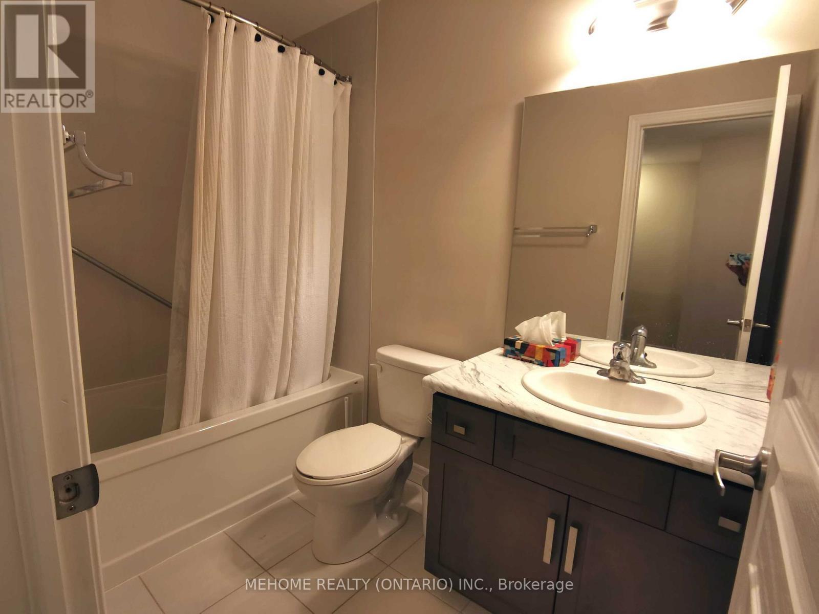 133 St. Leger Street, Kitchener, ON - Indoor Photo Showing Bathroom