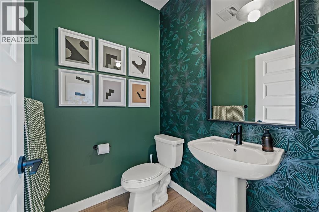 61 Keystone Creek Terrace, Calgary, AB - Indoor Photo Showing Bathroom