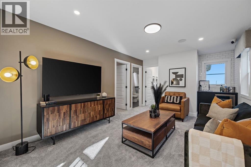 61 Keystone Creek Terrace, Calgary, AB - Indoor Photo Showing Living Room