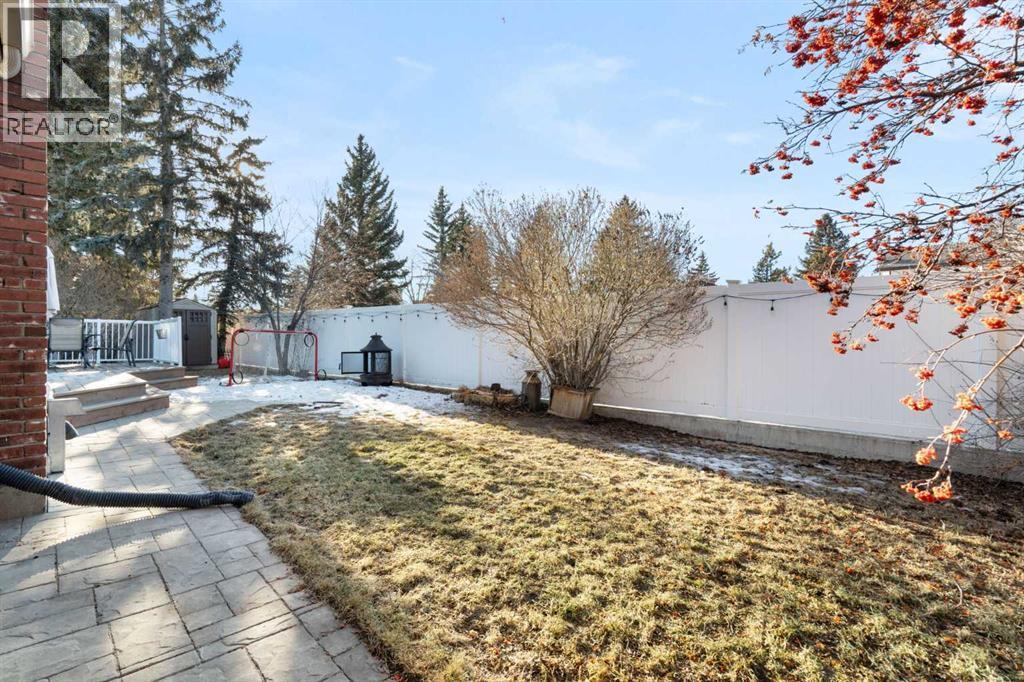 10507 Bradbury Drive Sw, Calgary, AB - Outdoor