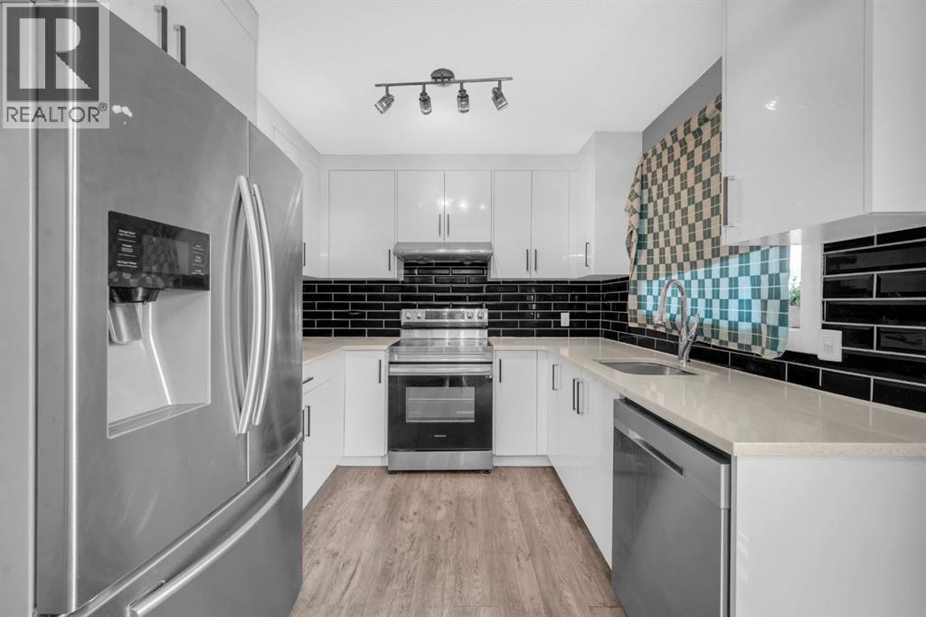 6022 Martingrove Road Ne, Calgary, AB - Indoor Photo Showing Kitchen