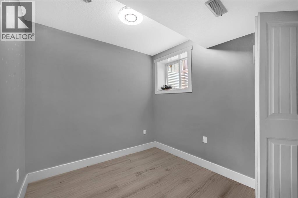 6022 Martingrove Road Ne, Calgary, AB - Indoor Photo Showing Other Room