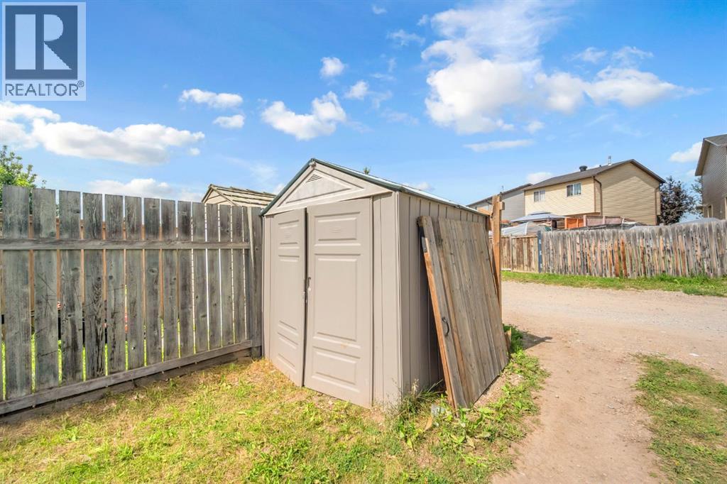 6022 Martingrove Road Ne, Calgary, AB - Outdoor