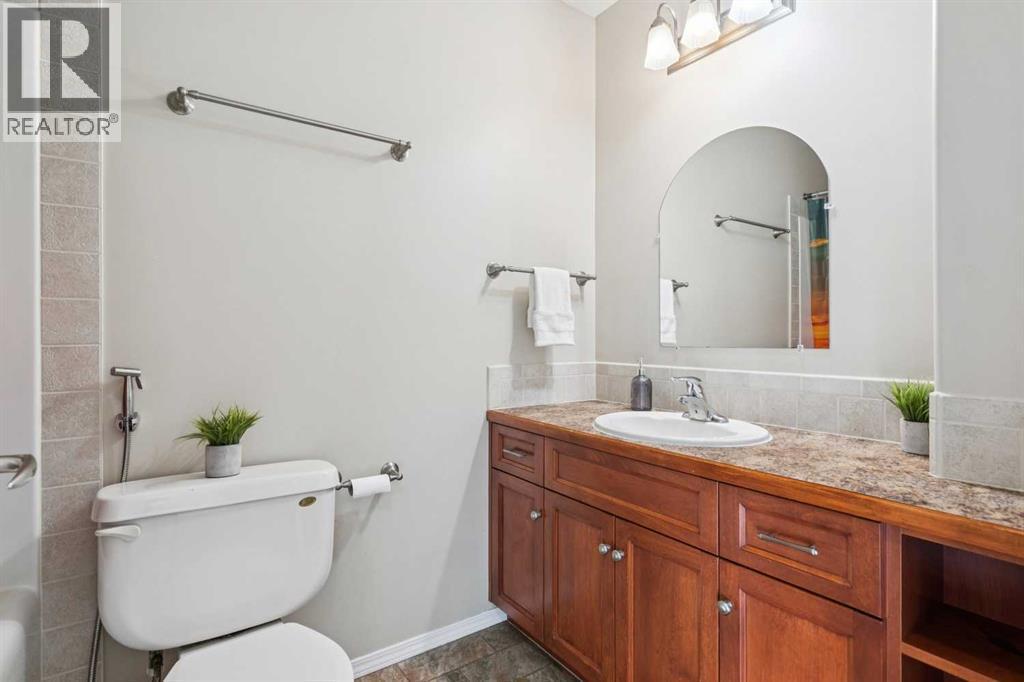 100B Westview Drive, Nanton, AB - Indoor Photo Showing Bathroom